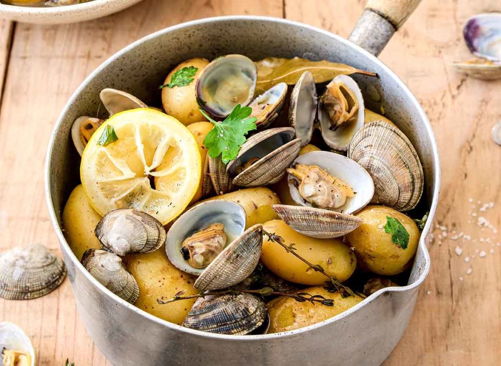 Palourdes et pommes de terre grenaille