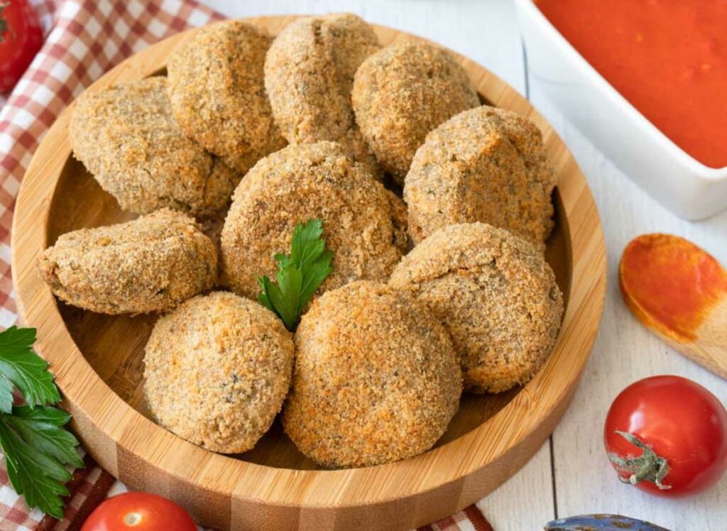 Croquettes de moules panées et sauce poivron