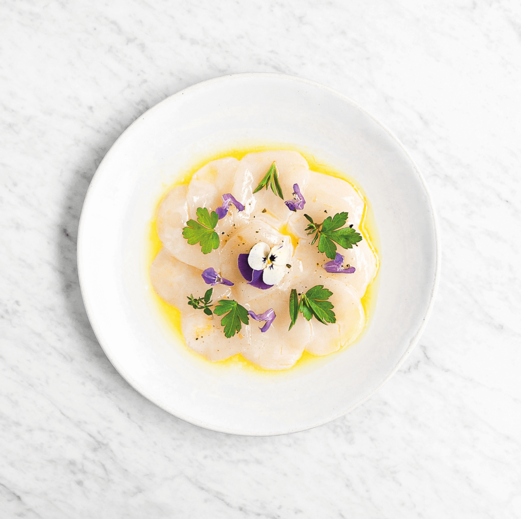 Carpaccio de Saint Jacques à l’huile de truffe