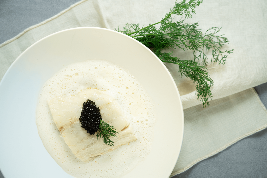 Filet de bar, écume de fenouil et caviar